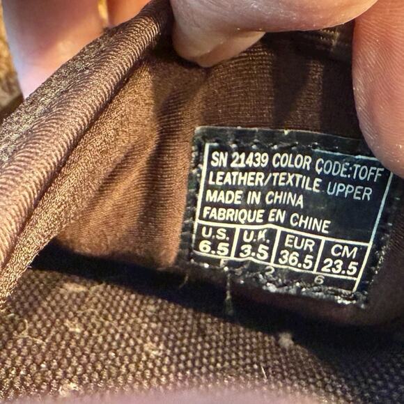 Skechers Women's Shoes Brown Leather Slip On Athletic Sneakers Size 6.5 - Picture 12 of 12